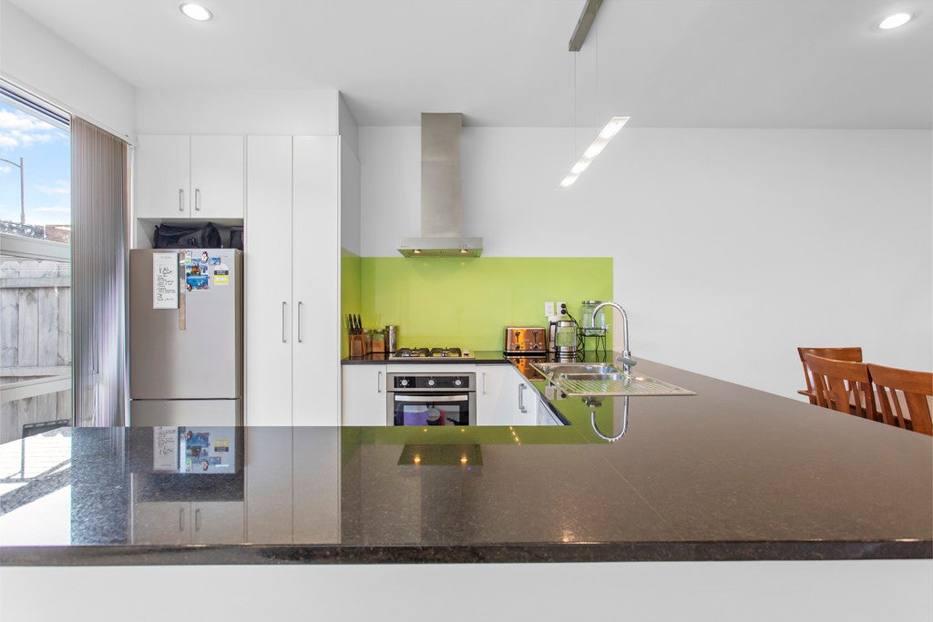 20 Hakawai Avenue, Takanini, Auckland - Carousel 1