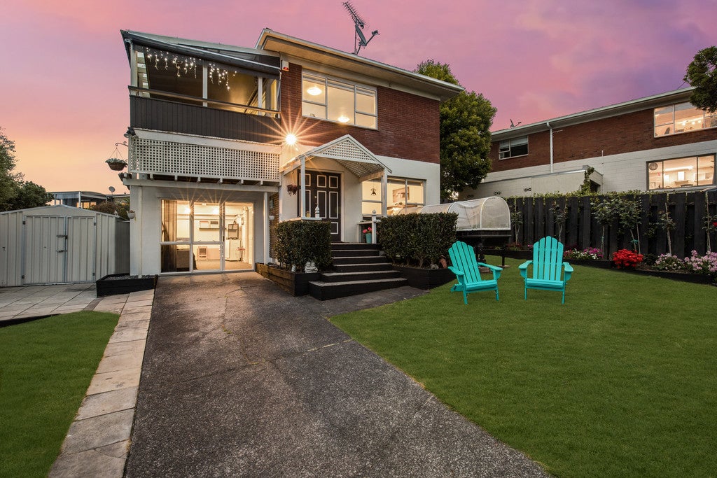 1/5 Lush Avenue, St Johns, Auckland - Carousel 2
