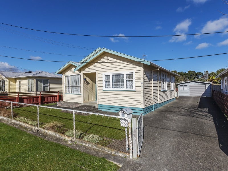 12 North Street, Petone, Lower Hutt - Carousel 20