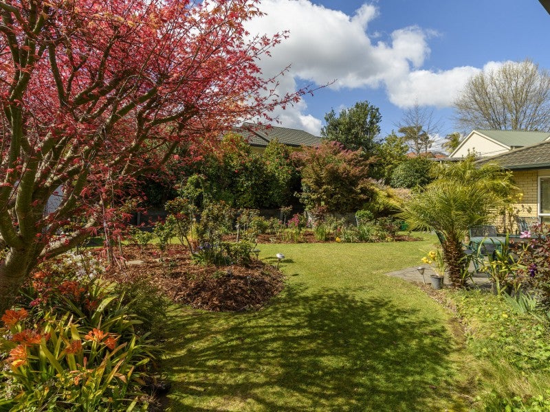 6 Rothesay Lane, Bethlehem, Tauranga - Carousel 2