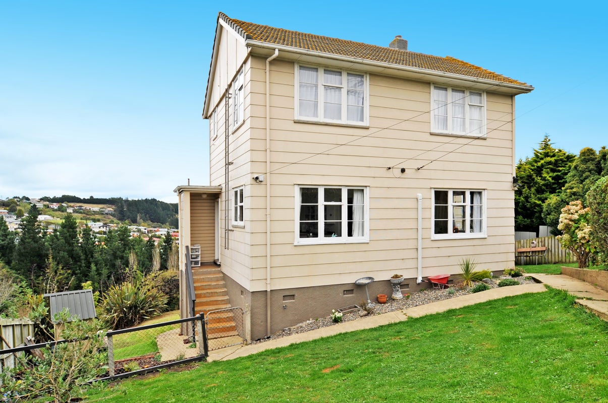 46 Panmure Avenue, Calton Hill, Dunedin - Carousel 1