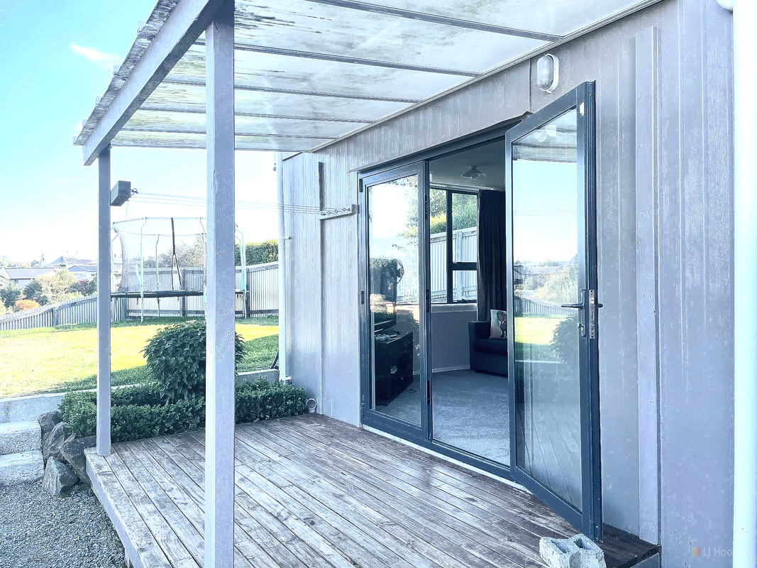 15 Glenview Terrace, Highfield, Timaru - Carousel 1
