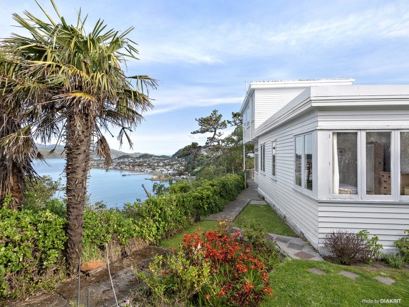 162 Seatoun Heights Road, Seatoun, Wellington - Carousel 1