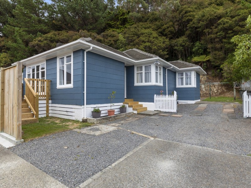 129 Wainuiomata Road, Wainuiomata, Lower Hutt - Carousel 1