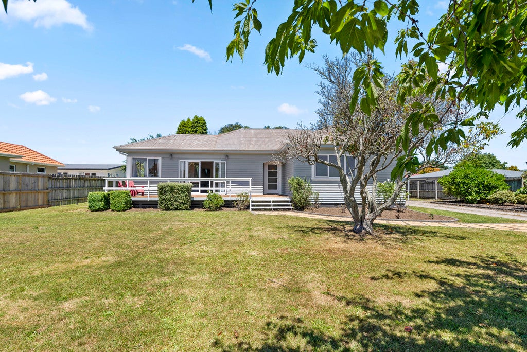 9 Cochrane Street, Fairy Springs, Rotorua - Carousel 2