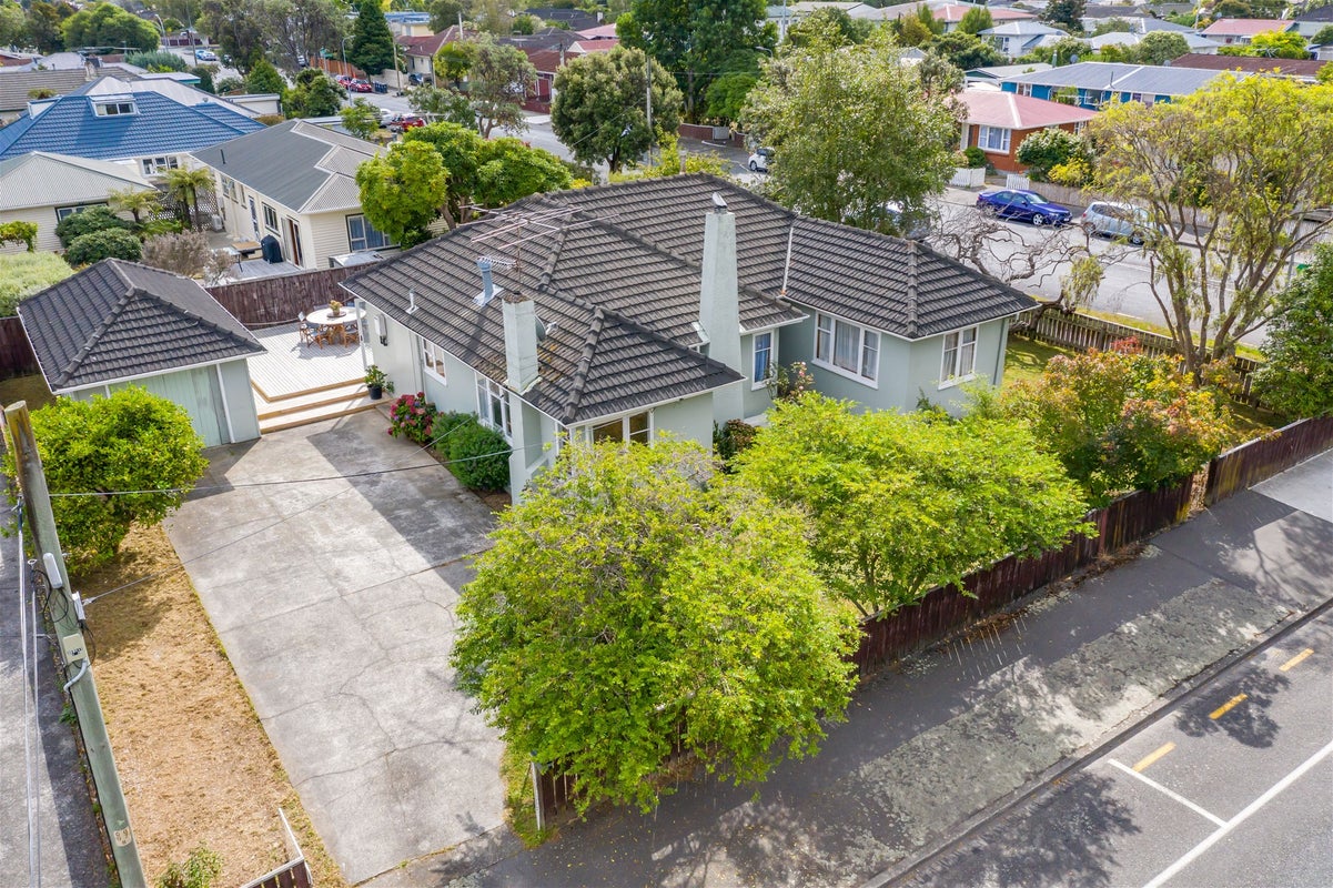 35 Pine Avenue, Upper Hutt Central, Upper Hutt - Carousel 1