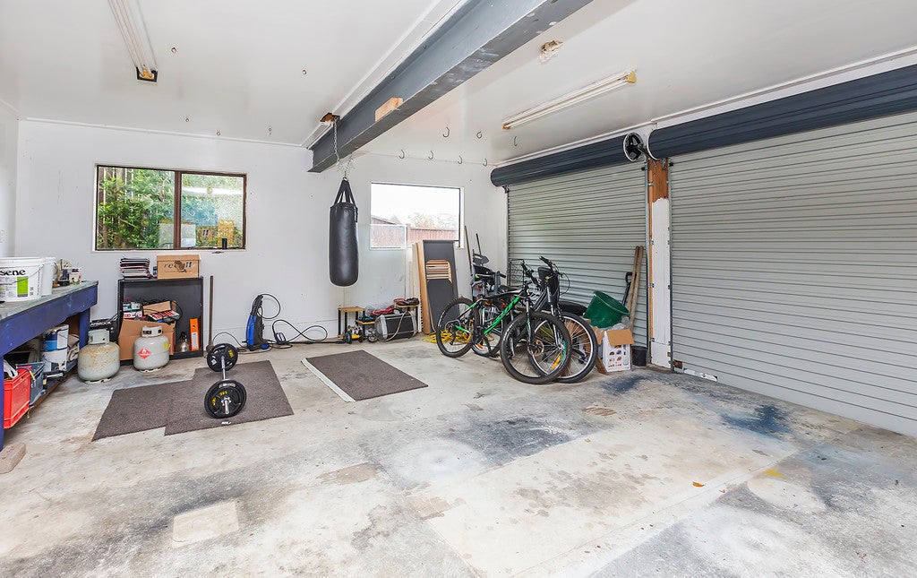 13 Dominica Crescent, Grenada Village, Wellington - Carousel 20