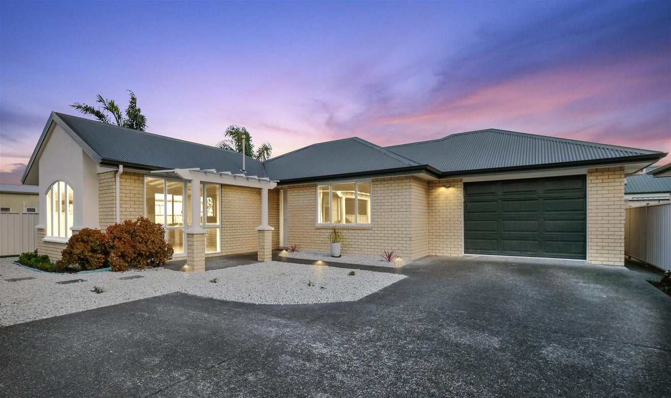 28 Potae Avenue, Lytton West, Gisborne - Carousel 1