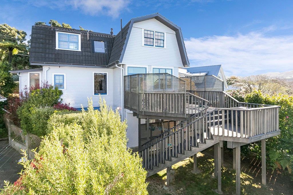 53 Nicholson Road, Khandallah, Wellington - Carousel 17