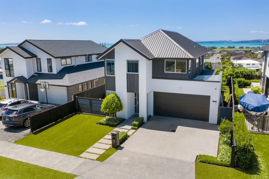 12 Thistle Close, Beachlands, Auckland - Carousel 26
