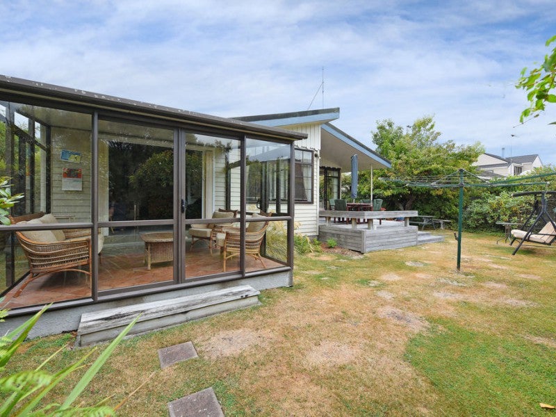 40 Whirinaki Crescent, Heretaunga, Upper Hutt - Carousel 2