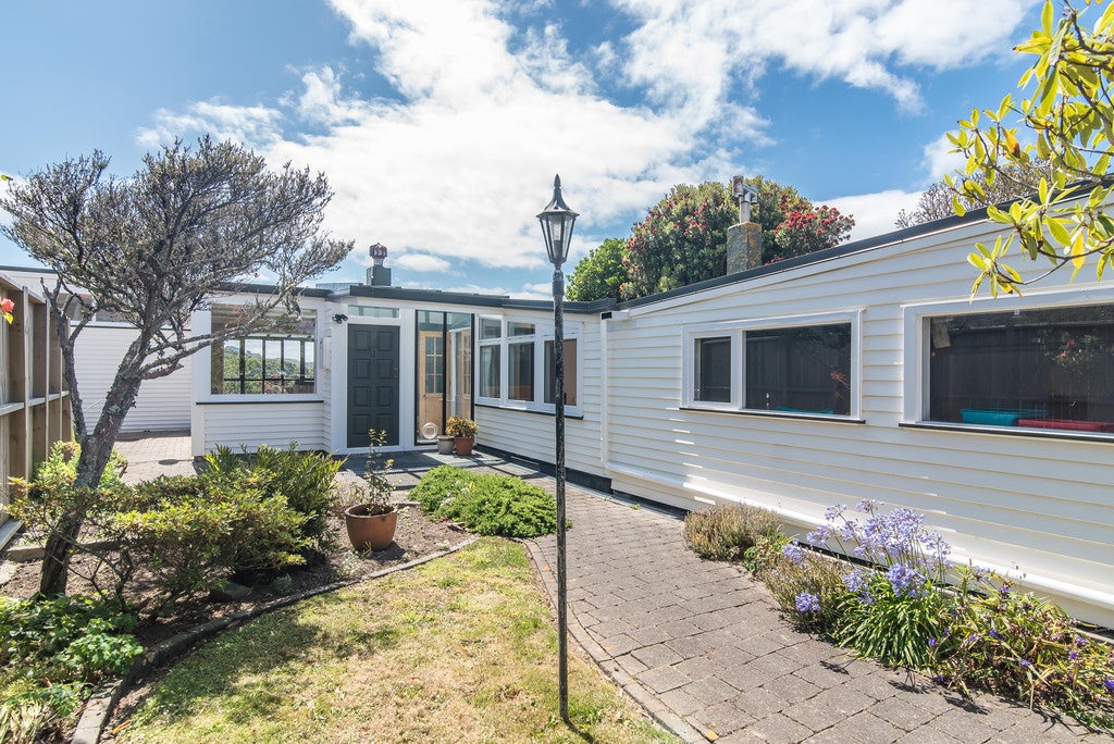18A Everest Street, Khandallah, Wellington - Carousel 1