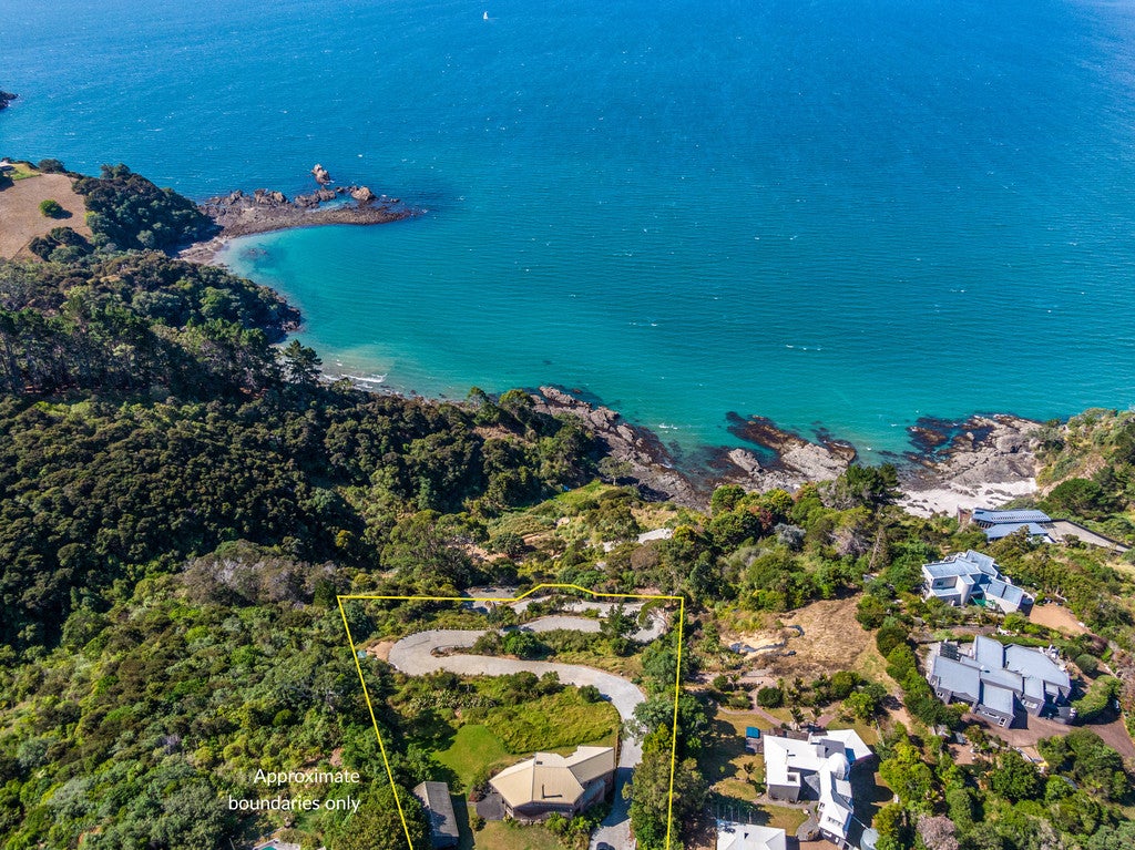 318 Sea View Road, Ostend, Waiheke Island - Carousel 2