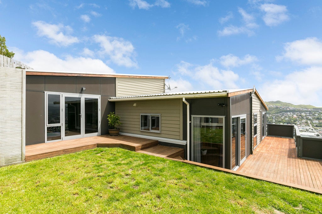 40A Chapman Street, Newlands, Wellington - Carousel 2