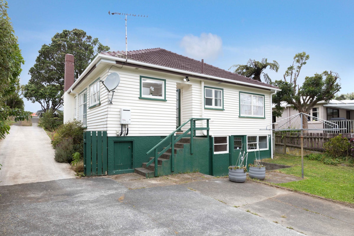 5 Franklyn Road, Tawa, Wellington - Carousel 10