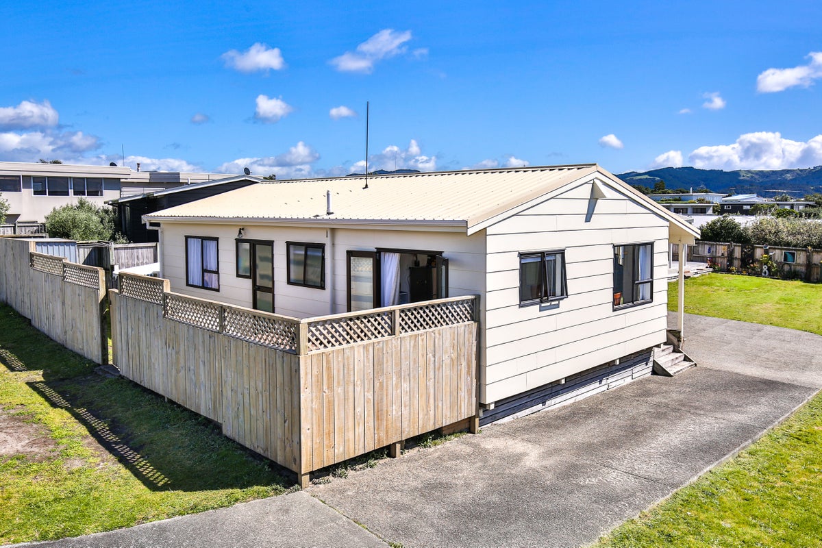 1/27 Meiklejohn Way, Omaha, Auckland - Carousel 18