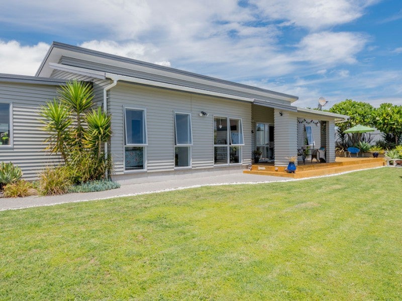 2 Duncans Way, Otaki Beach, Otaki - Carousel 1