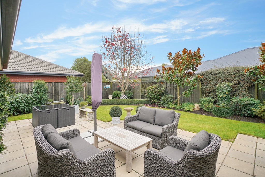 6 Beechwood Drive, Northwood, Christchurch - Carousel 2