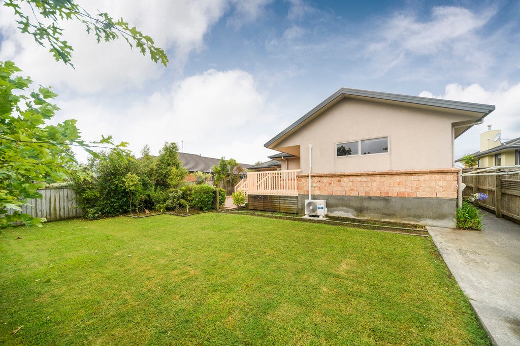 21 Johnstone Drive, Fitzherbert, Palmerston North - Carousel 19
