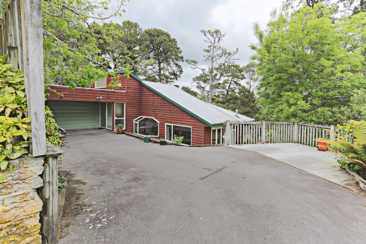 11A Mountain View Road, Fitzherbert, Palmerston North - Carousel 2