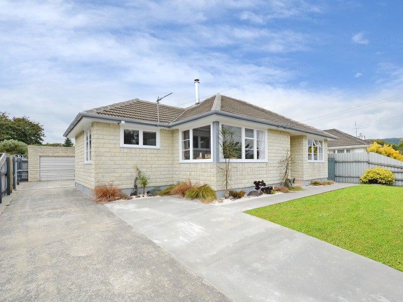 5 Weka Grove, Elderslea, Upper Hutt - Carousel 1