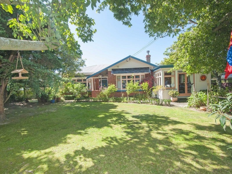 86 Kings Crescent, Hutt Central, Lower Hutt - Carousel 1