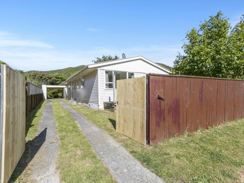 6 Ngaturi Grove, Wainuiomata, Lower Hutt - Carousel 2
