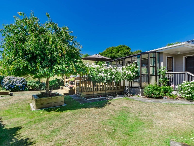 21 Nugget Grove, Raumati Beach, Paraparaumu - Carousel 2