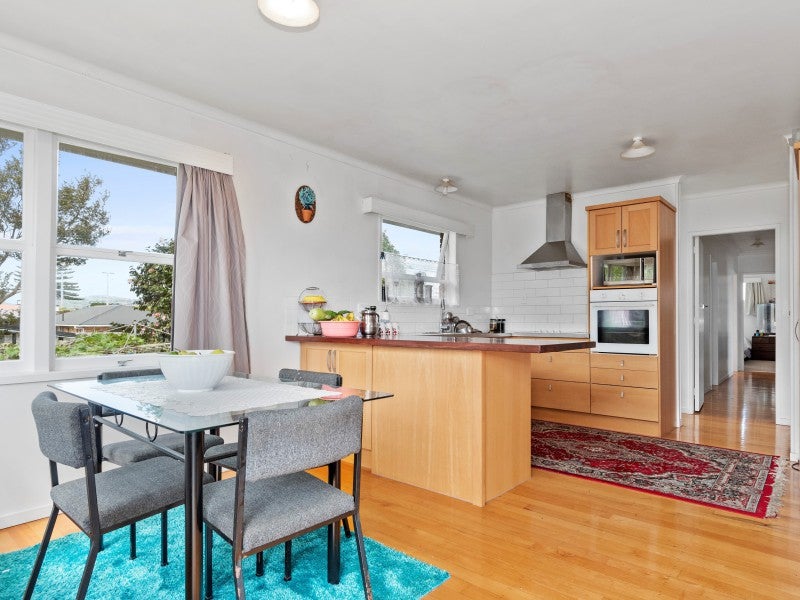 566 Fraser Street, Greerton, Tauranga - Carousel 2