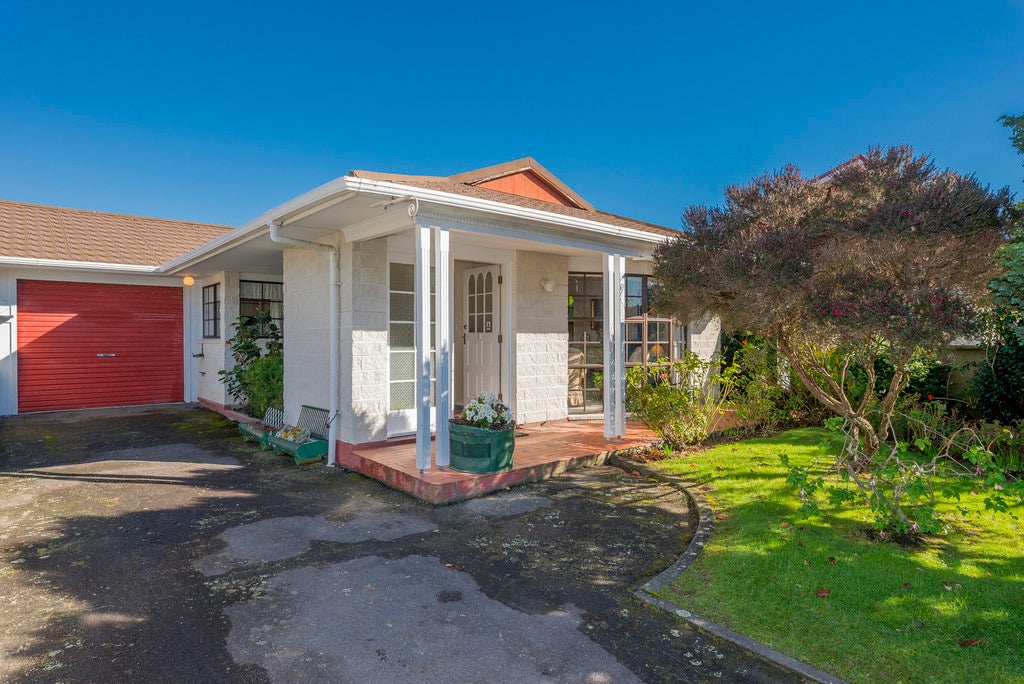 16 Belvedere Avenue, Waikanae, Waikanae - Carousel 1