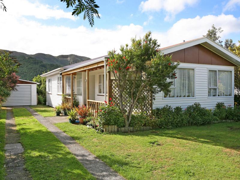240 Wellington Road, Wainuiomata, Lower Hutt - Carousel 1