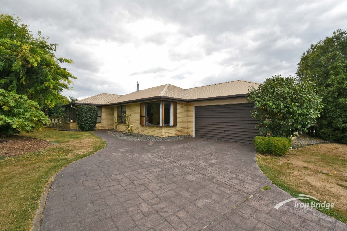 2 Neathwest Avenue, Broomfield, Christchurch - Carousel 1