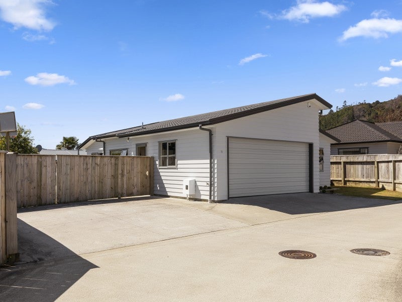 10 Poppy Watts Grove, Stokes Valley, Lower Hutt - Carousel 15
