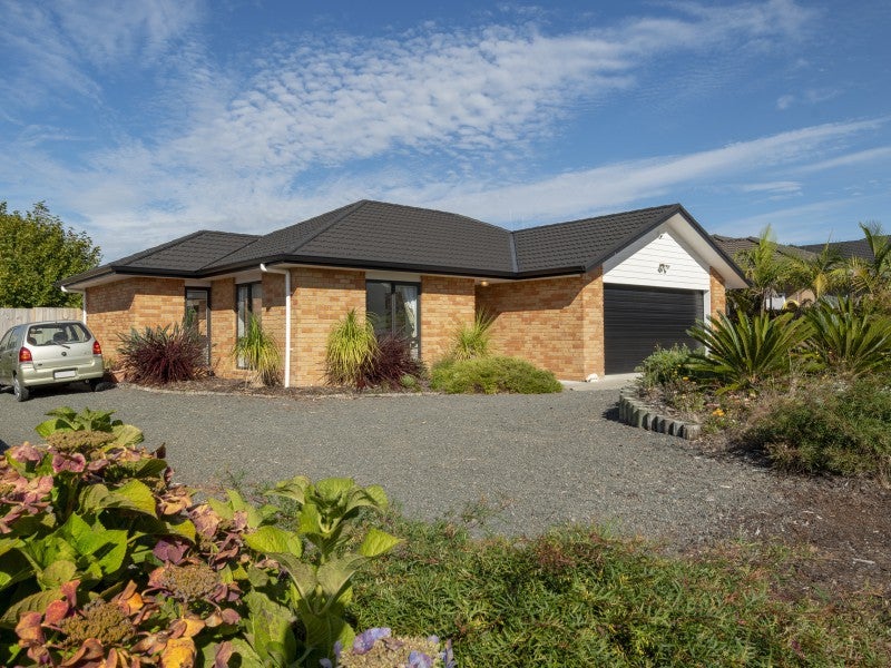 16 Lynley Park Drive, Omokoroa, Omokoroa - Carousel 1