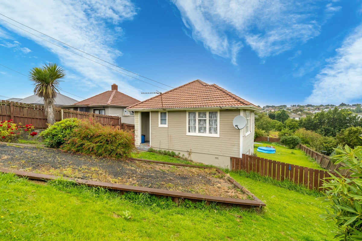 98 Panmure Avenue, Calton Hill, Dunedin - Carousel 1
