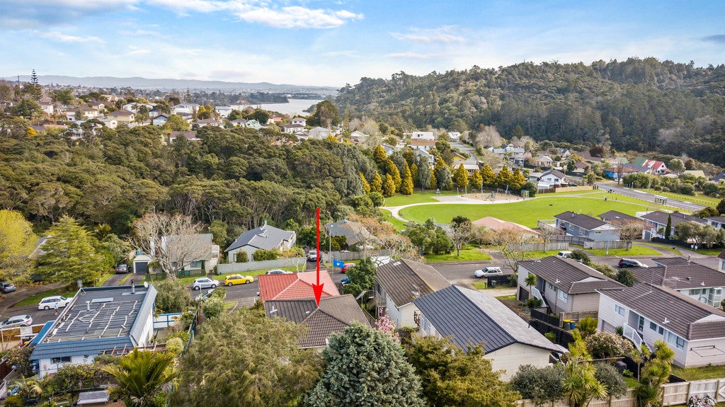 2/57 Simon Ellice Drive, Bayview, Auckland - Carousel 13