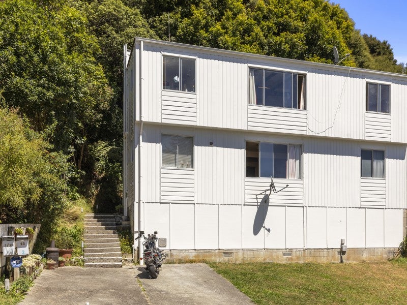 13 Haven Grove, Naenae, Lower Hutt - Carousel 2