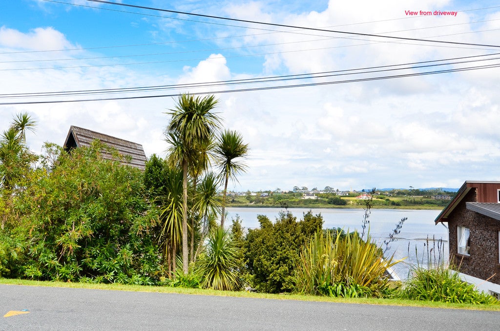 1/10 Ferry Parade, Herald Island, Auckland - Carousel 14