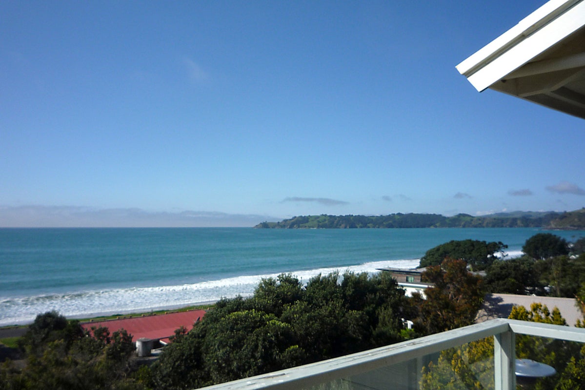 1 Sixth Avenue, Onetangi, Waiheke Island - Carousel 1