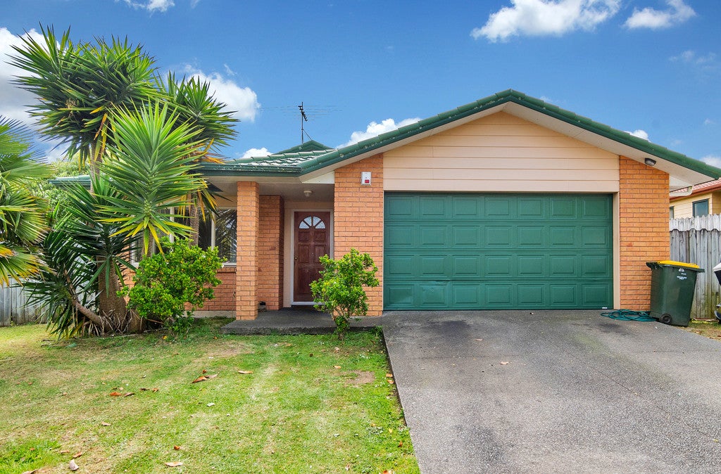 5 Reremanu Place, Weymouth, Auckland - Carousel 2
