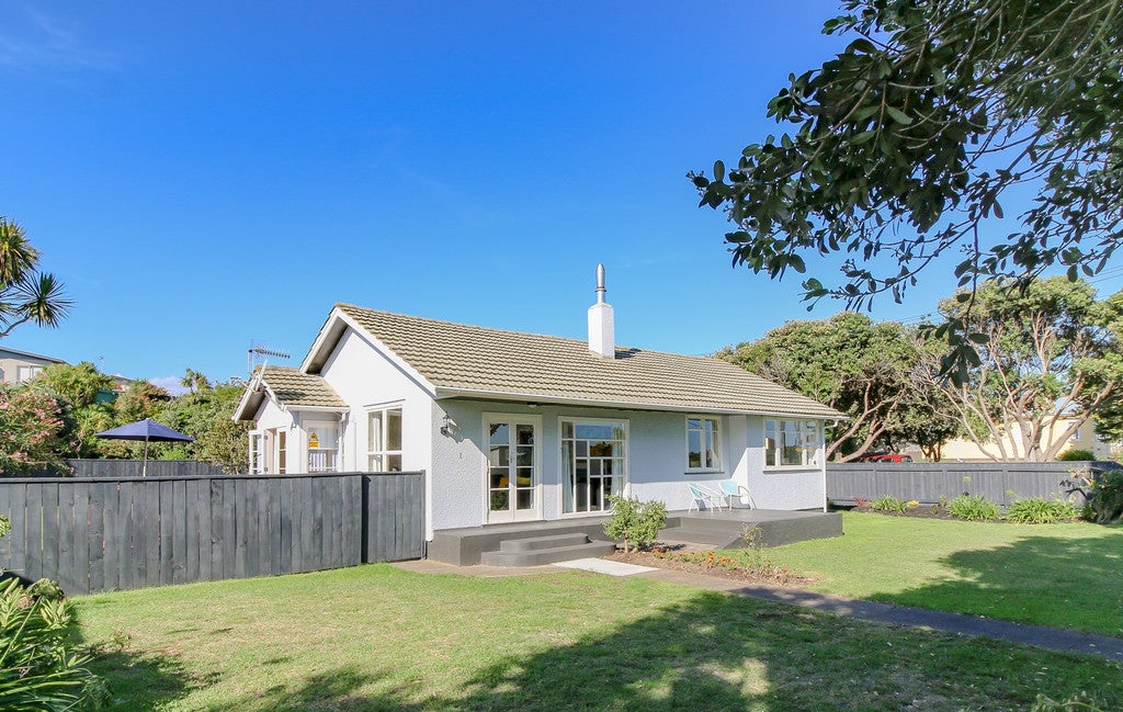 86 Cornfoot Street, Castlecliff, Whanganui - Carousel 1