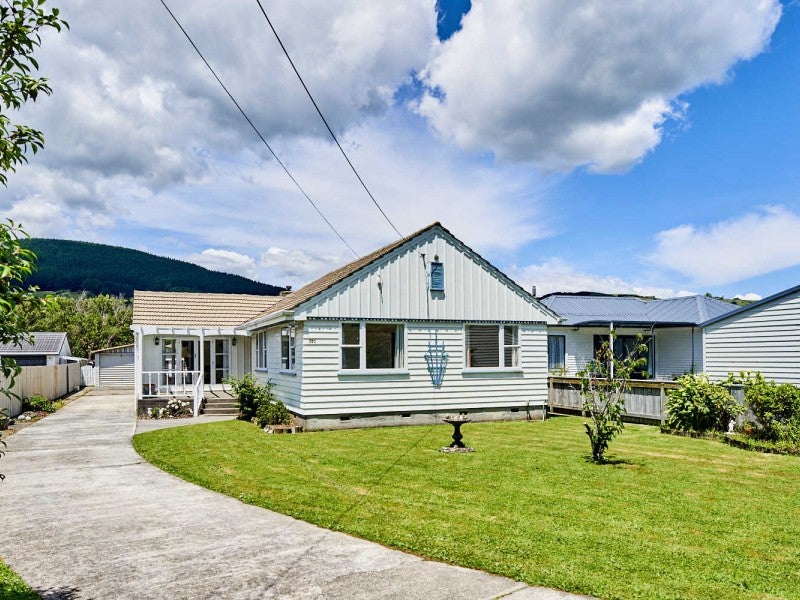 350 Main Road, Tawa, Wellington - Carousel 1