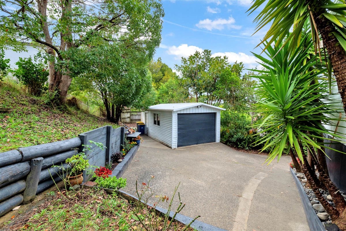 1/18 Clensmore Place, Torbay, Auckland - Carousel 22