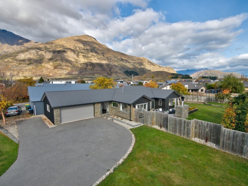 35 Hope Avenue, Lake Hayes, Queenstown - Carousel 1