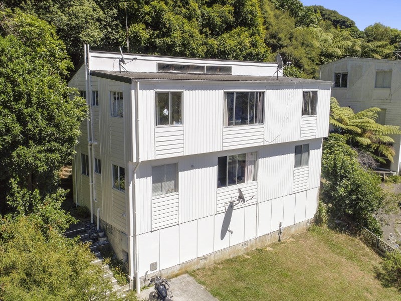 13 Haven Grove, Naenae, Lower Hutt - Carousel 1