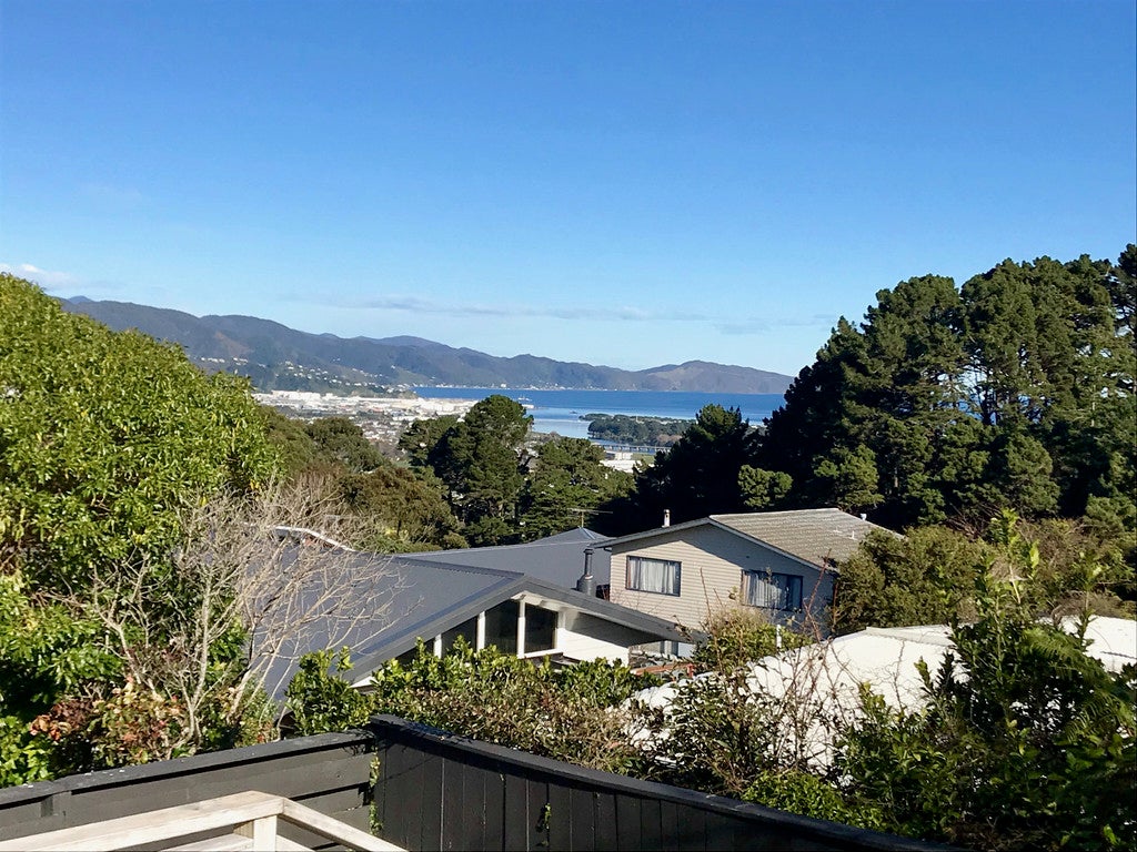 13 Ardal Grove, Tirohanga, Lower Hutt - Carousel 1
