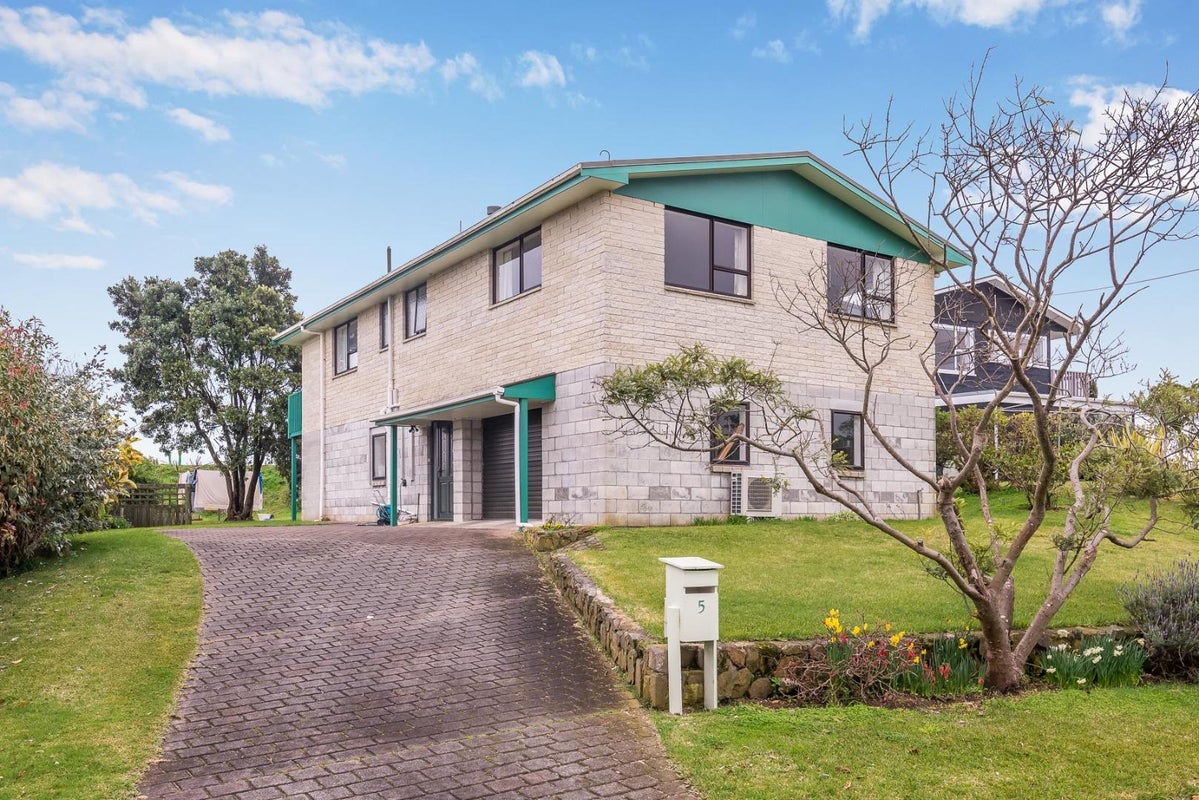5 Mahoe Street, Otaki Beach, Otaki - Carousel 1
