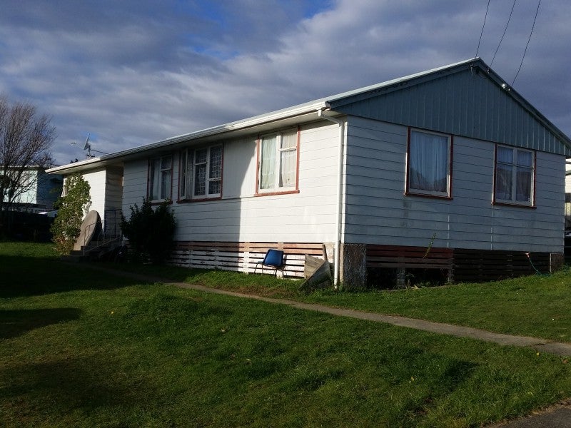 45 Aberfeldy Street, Cannons Creek, Porirua - Carousel 1