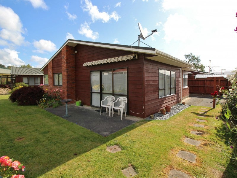 2/30 King Street, Ebdentown, Upper Hutt - Carousel 1