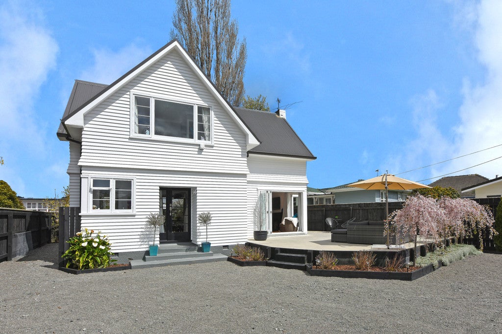 9 Oxford Crescent, Ebdentown, Upper Hutt - Carousel 1